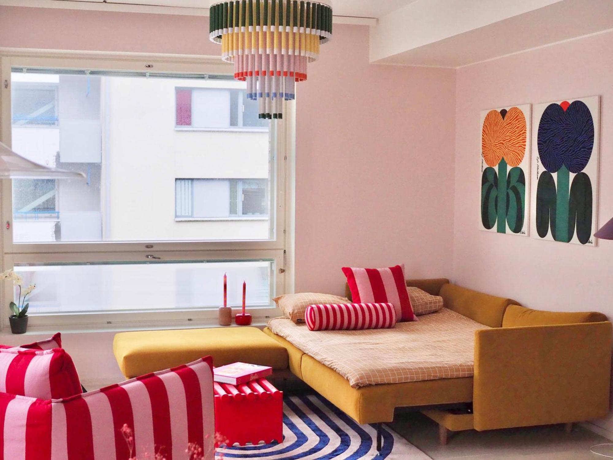 Candy-Colored Two-Room Condo With Sweet Views เฮลซิงกิ ภายนอก รูปภาพ