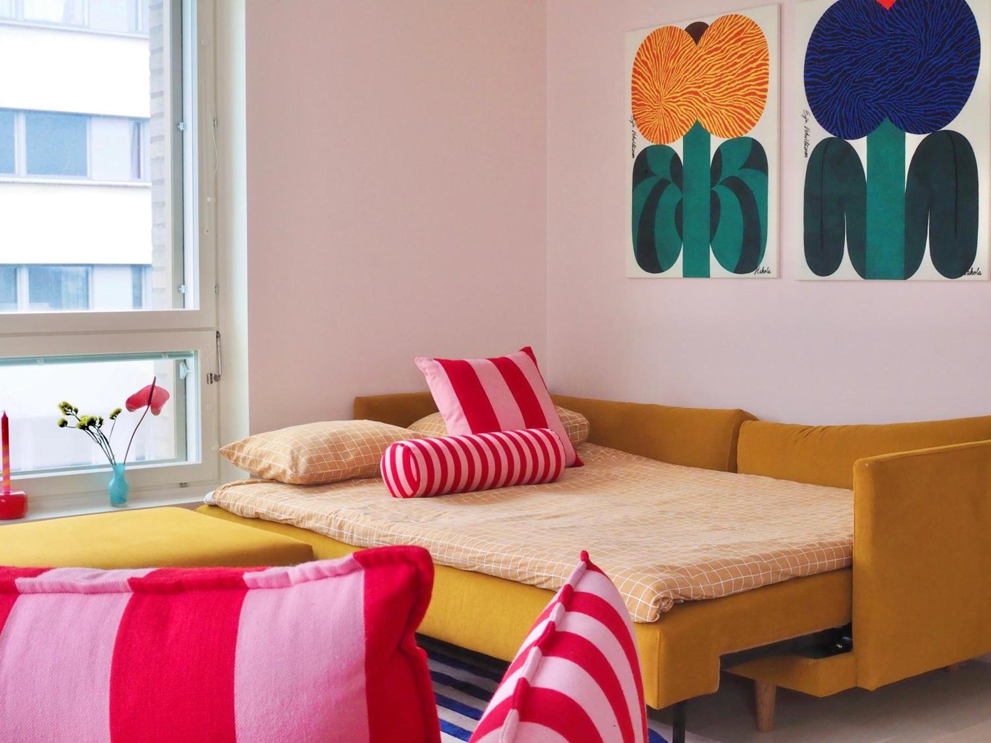 Candy-Colored Two-Room Condo With Sweet Views เฮลซิงกิ ภายนอก รูปภาพ